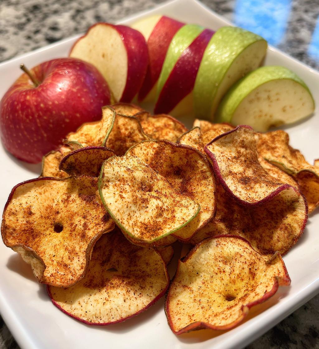 air fryer apple chips sweet crunchy bites - detail 1